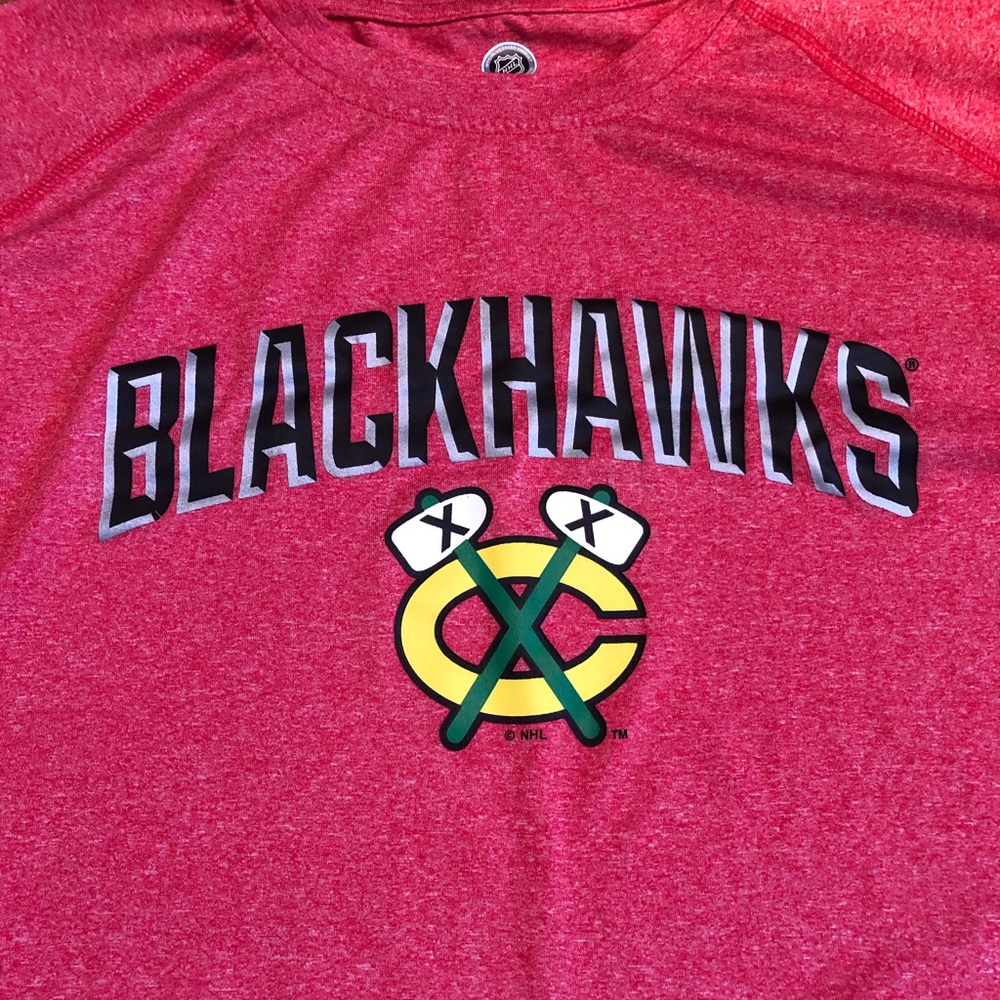 Men’s Officially Licensed Blackhawks T Shirt Size Large